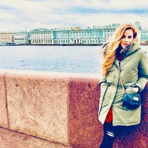 Meet your Posher, Eva